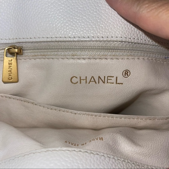 Chanel Woden CC Caviar White Bag - Picture 12 of 16